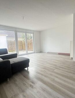 Sofort FREI! Knuffiges Reihenendhaus mit Garten und Stellplatz in Gondelsheim - Gondelsheim