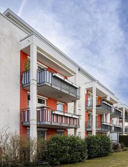 Erbbaurecht: Bezugsfreie und neuwertige 2-Zimmer-Wohnung mit sonnigem Westbalkon am Bajuwarenpark - München