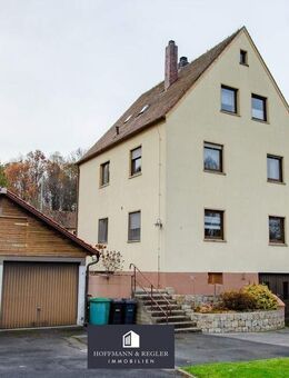 Großzügiges Zweifamilienhaus mit Garage, Nebengebäude und großem Grundstück 1.372 m² - Sulzbach-Rosenberg