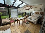 Charmantes Reihenendhaus mit Wintergarten, ausbaufähigem Dachgeschoss und großzügigem Keller - Lübbecke