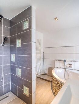 Gepflegtes Zweifamilienhaus - Kapitalanlage oder Eigennutzung - Strullendorf