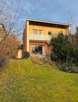 Ihr neues Zuhause in Helmstedt: EFH mit großem Garten, Balkon und Garage in guter Lage - Helmstedt