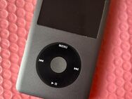 Apple IPOD CLASSIK 160 GB, 7. Gen. , Ladekabel USB, inkl. Bluetooth-Fähiger Transmitter mit Schutzcase. - Murr
