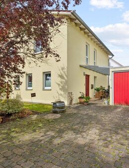 Sehr gepflegtes freistehendes Einfamilienhaus in Regensburg Konradsiedlung - Regensburg