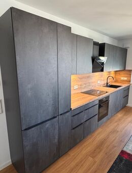 Moderne Einbauküche von "Wert-Küchen" (Schüller) - Hannover Herrenhausen-Stöcken