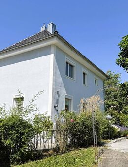 Bayerischer Wald: Wohnhaus im Villenstil mit großzügigem Garten in zentraler Marktlage, Eging am See - Eging (See)