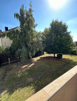 BESICHTIGUNGEN AM 2.9.2025 4-Zimmer-Wohnung mit Einbauküche - Zentrale Lage vor den Toren Bambergs in Hallstadt-Seebachmarter - Hallstadt