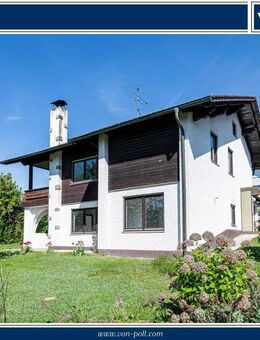 Zweifamilienhaus in guter Lage, größtenteils saniert - Stamsried