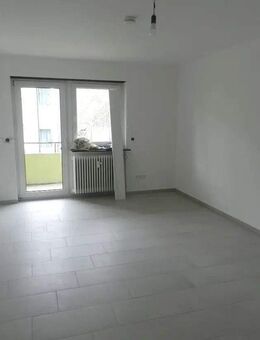 Helle und kernsanierte 2-Zimmerwohnung mit großem Balkon in begehrter Lage von Ludwigshafen-Süd - Ludwigshafen (Rhein)
