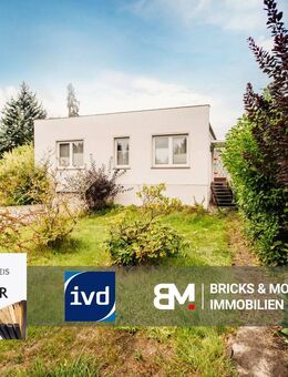 Einfamilienhaus mit großzügigem Garten und drei Garagenstellplätzen - Leipzig