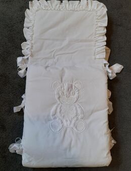 Weißes TAUF - / STECKKISSEN MIT BÄRCHENMOTIV zu verkaufen - Fürstenfeldbruck