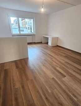 Sechs neu sanierte Studenten/Azubi-WG-Zimmer zu vermieten von 12 bis 25qm - Karlsruhe