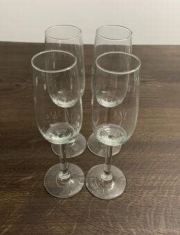 4 Sektgläser aus Glas - Vilshofen (Donau) Zentrum