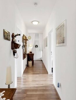 Attraktive Erdgeschosswohnung mit Balkon und Garage in Oldenburg - Oldenburg