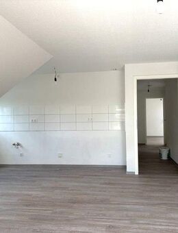 TOP renovierte Dachgeschoss Wohnung in frisch modernisiertem Gebäude! - Dortmund