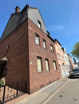 Modernisiertes Zweifamilienhaus mit großer Eigentümerwohnung in Alt-Hamborn! - Duisburg