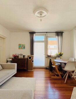 Familienfreundliche 4,5-Zimmer-Wohnung mit Balkon, Loggia und Pkw-Stellplatz - Konstanz