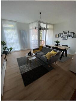 Gepfl. und renovierte Etw mit Keller und Loggia - Berlin