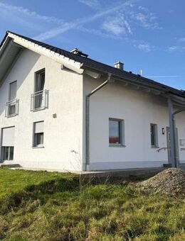 Neuwertiges, familienfreundliches 4-Zi. Einfamilienhaus mit Garten, Carport & Veranda - Scherstetten