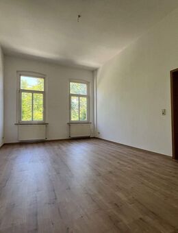 helle 2 Zimmer-Wohnung am Postplatz - Naumburg (Saale)