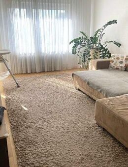 Gemütliche Drei-Zimmer-Wohnung mit Balkon, Garage und Stellplatz in ruhiger Lage - Kürnbach