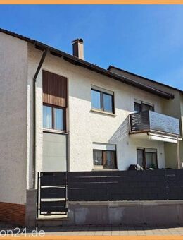 Charmant renoviertes 170 qm Zweifamilienhaus mit Terrasse und Balkon nahe Brombachsee - Spalt