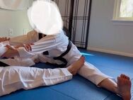 Taekwondo Herrin sucht Sklaven - München
