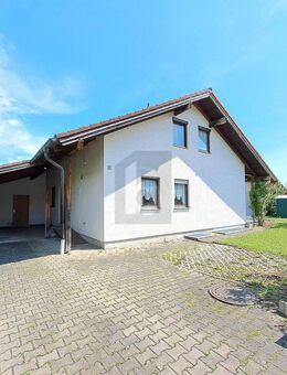 FAMILIENFREUNDLICH MIT GARTEN + CARPORT - Greifenberg