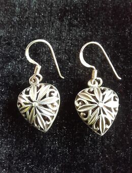 Schmuck: Herz-Ohrringe aus 925 Silber - Nürnberg