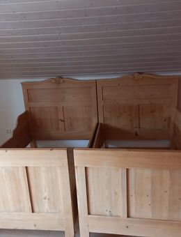 Massives Schlafzimmer aus 30 / 40 Jahren (Keiltechnik ohne Schrauben) - Wartenberg (Hessen)
