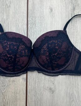 BH 75F von Hunkemöller dunkelblau- rosa - Kassel