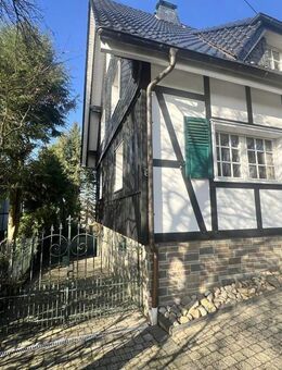 SELBSTSTÄNDIGE & HANDWERKER AUFGEPASST: WOHNEN UND ARBEITEN UNTER EINEM DACH Einfamilienhaus mit Lagerfläche - Waldbröl