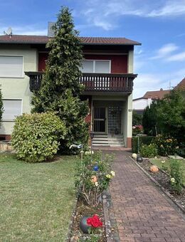 Großzügiges Zweifamilienhaus mit großen Gärten, Terrasse & Garage in ruhiger Lage - Rödermark