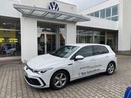 VW Golf, 1.5 8 VIII eTSI R-Line, Jahr 2021 - Pasewalk
