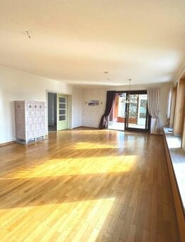 EG-Wohnung mit Wintergarten, Balkon, Garage und großem Garten, auch als Ferienimmobilie geeignet! - Garding