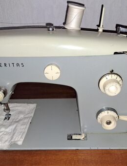 Biete Veritas Nähmaschine inkl. Tisch, Bedienungsanleitung und reichhaltigem Zubehör - Sellin (Ostseebad)