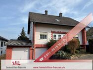Malborn: Freistehendes Einfamilienhaus in idyllischer Umgebung mit gepflegtem Garten und zwei Garagen! - Malborn