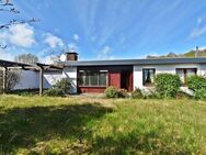 Ebenerdiges Wohnen in Husum! Bungalow mit uneinsehbarem Garten - Husum (Schleswig-Holstein)