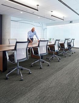 Schöne moderne 25 cm x 100 cm Teppichfliesen von Interface - Emmerich (Rhein)