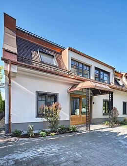 U6 Holzapfelkreuth: Extravagante moderne Maisonette-Wohnung - München