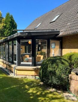 Einfamilienhaus mit Garage und Terrasse im beliebten Stadtteil Halebüll der Kreisstadt Husum - Husum (Schleswig-Holstein)