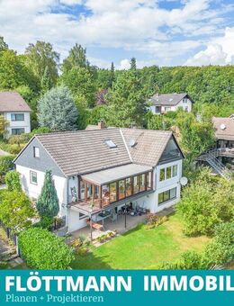 Detmold-Heiligenkirchen: Idyllisches Wohnen im Grünen - charmante EG-Wohnung mit Wintergarten! - Detmold