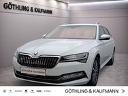 Skoda Superb, 2.0 TDI Combi Style, Jahr 2023 - Hofheim (Taunus)