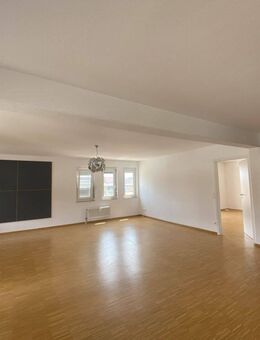 Helle zentral gelegene 2.5-Zimmer Wohnung in Grenzach mit Balkon - Grenzach-Wyhlen