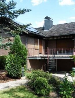 gepflegtes 5-Zimmer-Einfamilienhaus mit 2 Bädern, Kamin und Balkon - Buxtehude