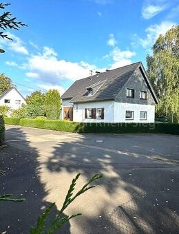 Traumhaftes Ein-/Zweifamilienhaus mit parkähnlichem Grundstück! - Bornheim (Nordrhein-Westfalen)