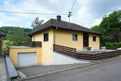 Charmanter Bungalow mit herrlicher Aussicht - Nähe Lux.