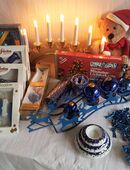 Weihnachtliche Dekoration in Blau + Tanne in 10179