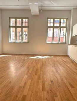 Attraktive Stadtwohnung in Halle: 4-Zimmer mit Balkon, EBK und 2 Bädern - Halle (Saale)