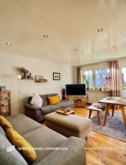 Sehr gepflegte und renovierte Drei-Zimmer-WHG mit EBK, Balkon und Garage sowie Aufzug | Steinberg - Schweinfurt